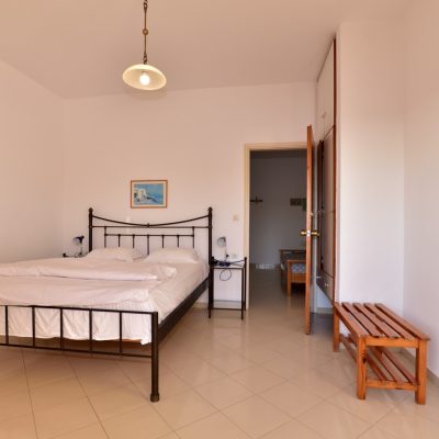 ONE BEDROOM APARTMENT