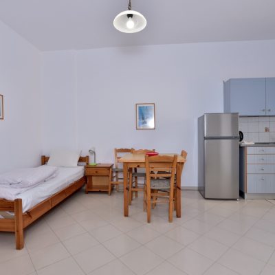 ONE BEDROOM APARTMENT