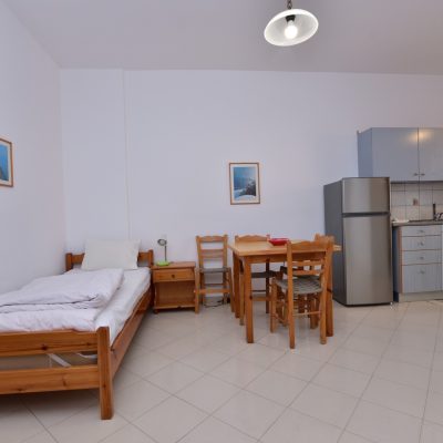 ONE BEDROOM APARTMENT